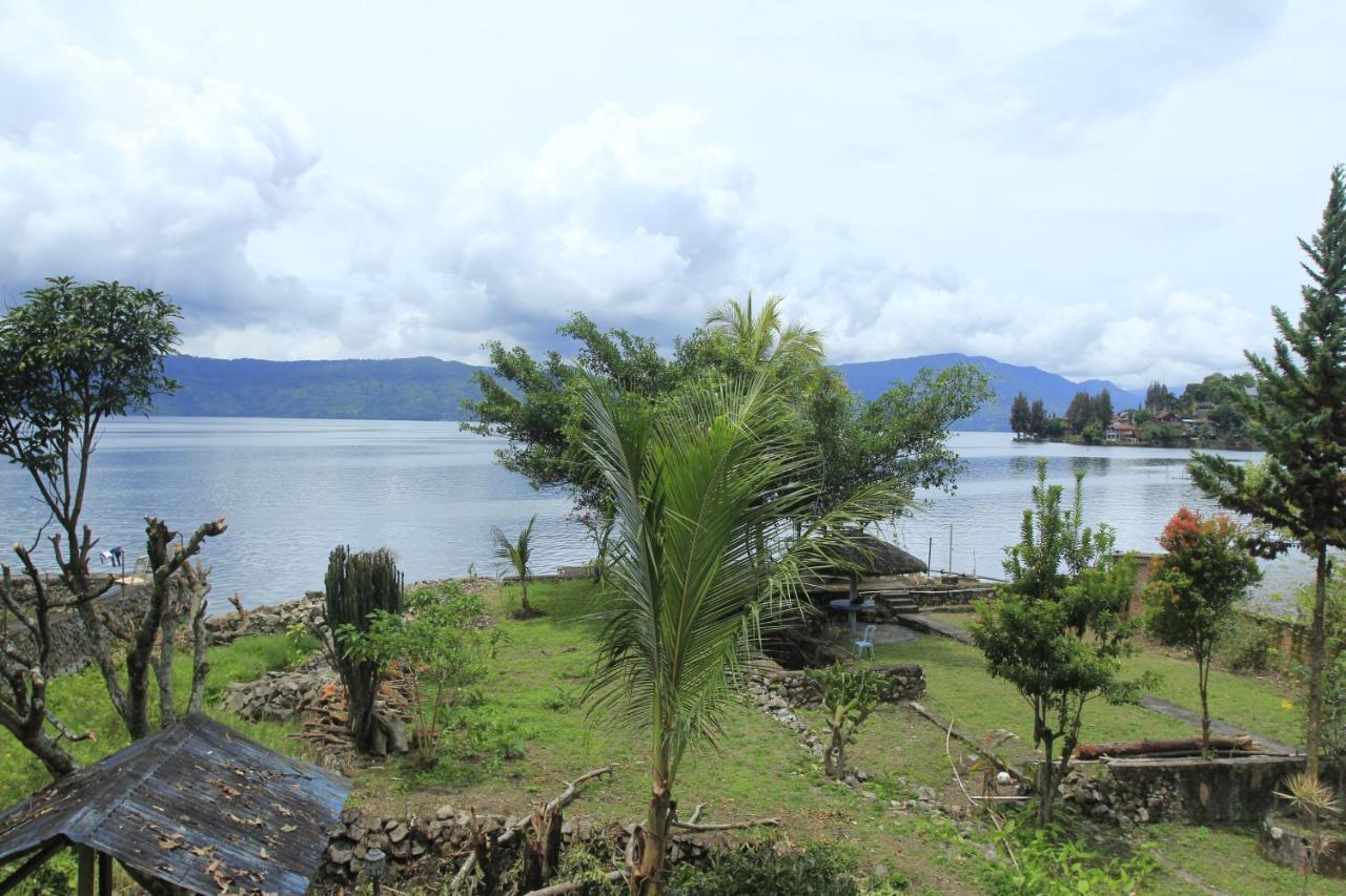 Sony Cottage Samosir Island Exterior photo